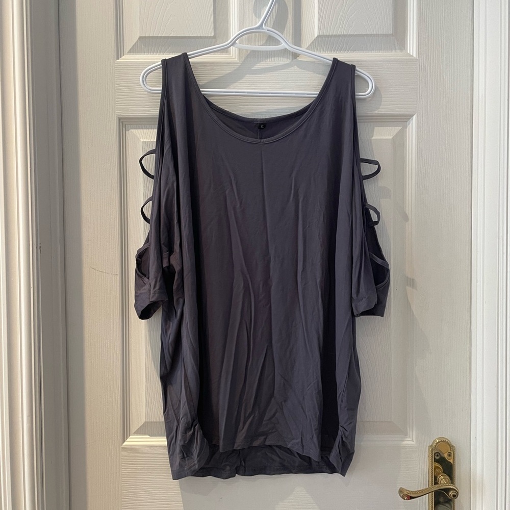 Woman’s cut out sleeves